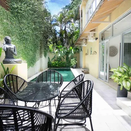 Elegant 5 Bdr Villa In The Heart Of Seminyak