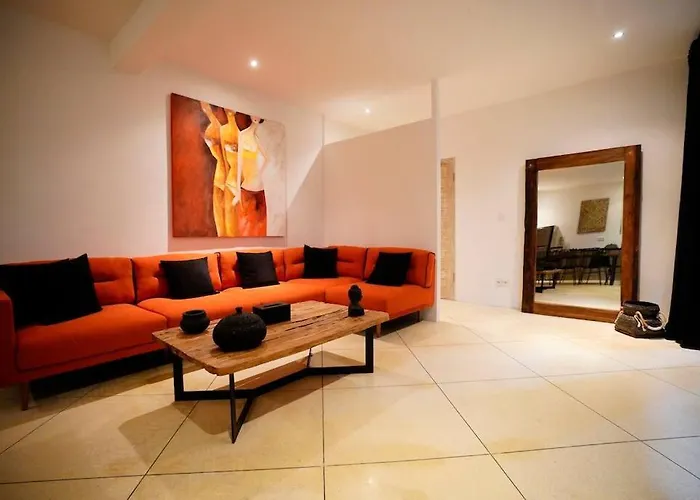 Elegant 5 Bdr In The Heart Of Вилла Семиньяк