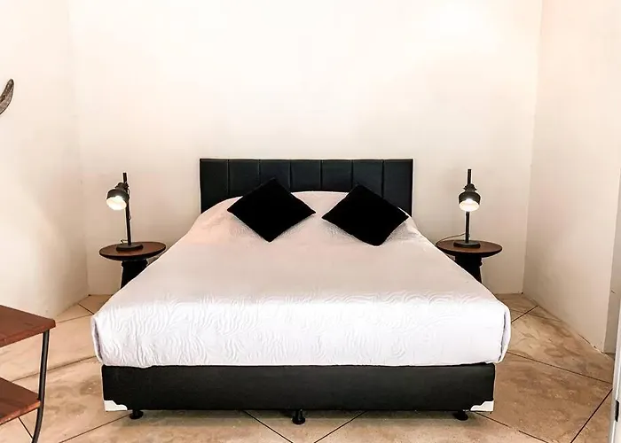 Вилла Elegant 5 Bdr In The Heart Of Семиньяк