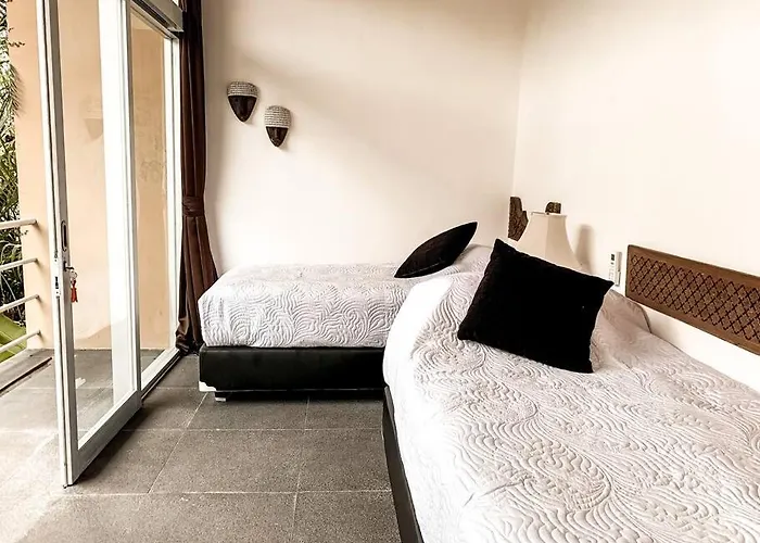 Elegant 5 Bdr In The Heart Of Вилла *