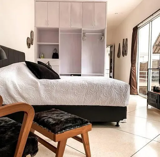 Elegant 5 Bdr In The Heart Of Вилла *