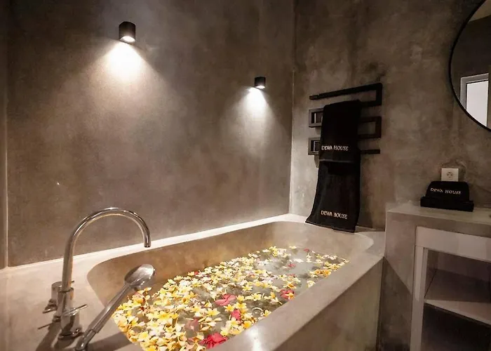 Elegant 5 Bdr In The Heart Of Вилла