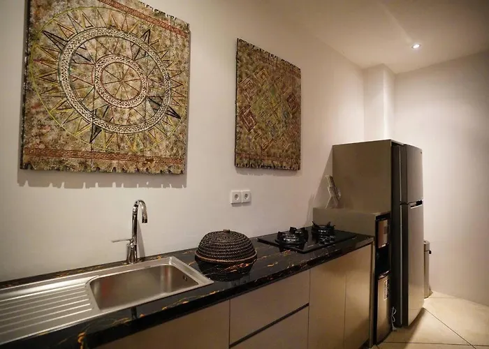 Вилла Elegant 5 Bdr In The Heart Of Семиньяк
