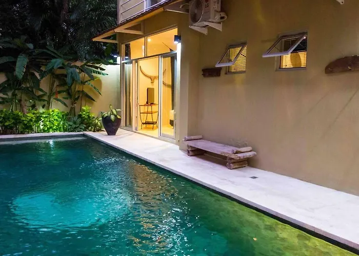Elegant 5 Bdr In The Heart Of