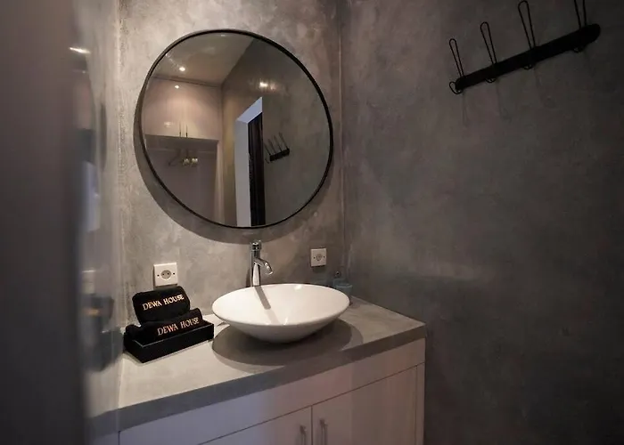 Elegant 5 Bdr In The Heart Of Вилла *